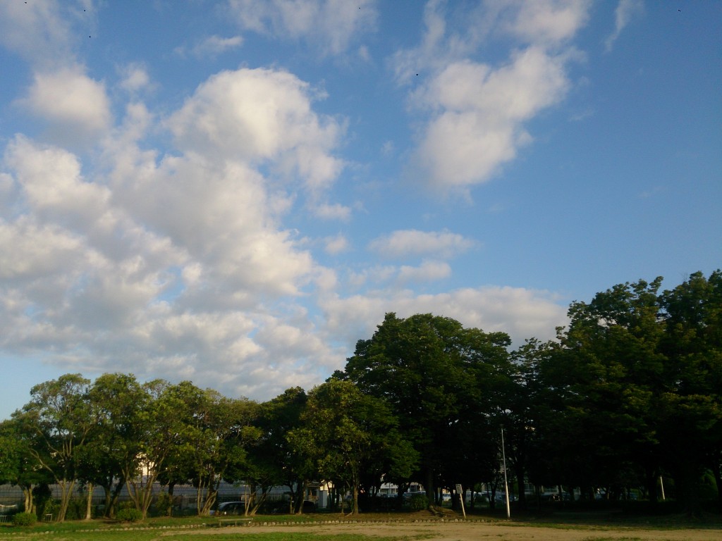 風を感じながら歩いてる